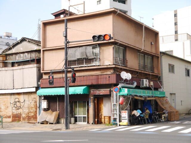 【台東区・南千住駅徒歩7分】東京メトロ日比谷線　駅徒歩圏内の飲食店可物件　天井高2.5m以上・西向き採光　トイレあり　7.86坪　賃料16.50万円